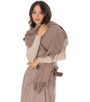 Бежов дамски шал с пухк снимка
