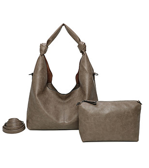 Дамска чанта в кафяво с несесер снимка