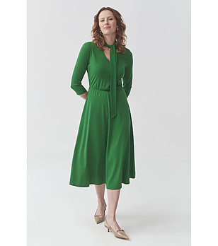 Зелена рокля с връзка на врата CLOVER снимка