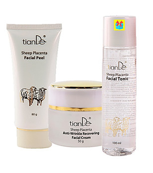 Комплект от пилинг за лице, крем против бръчки и тоник снимка