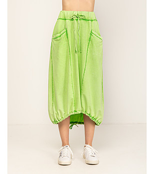 Светлозелена памучна миди пола  снимка