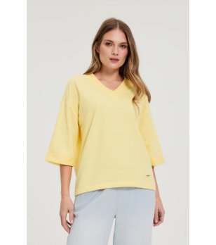 Жълта дамска блуза с V-образно деколте снимка