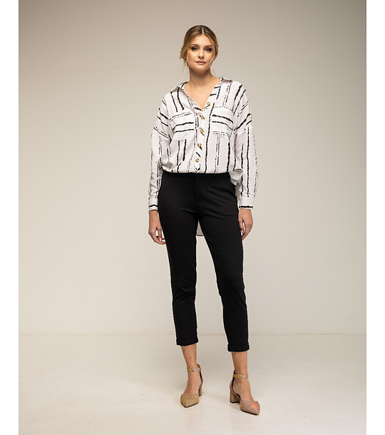 Дамски черен панталон с джобове снимка