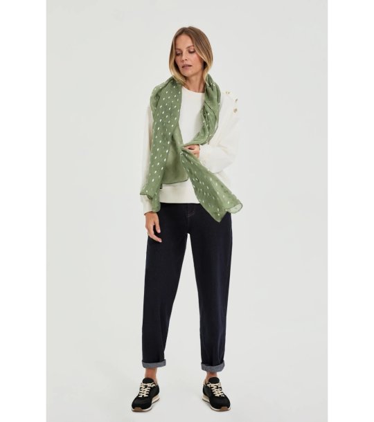 Дамски зелен шал с метализирани нишки снимка