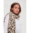 Дамски бежов шал с леопардов десен-1 снимка