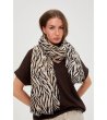 Бежов шал с животински принт-1 снимка