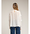 Бяла блуза от полупрозираща материя с дантела-1 снимка